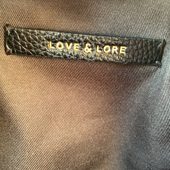 Medium sized back pack - Picture 3 of 4